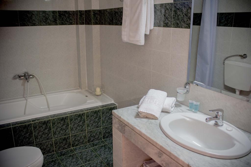 Filia Hotel Комотини Номер фото