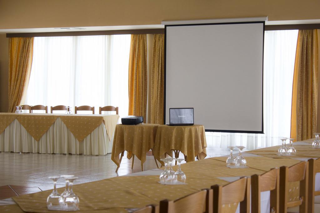 Filia Hotel Комотини Экстерьер фото