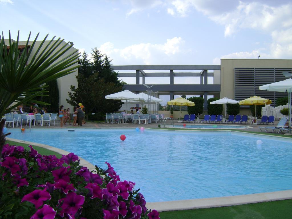 Filia Hotel Комотини Экстерьер фото